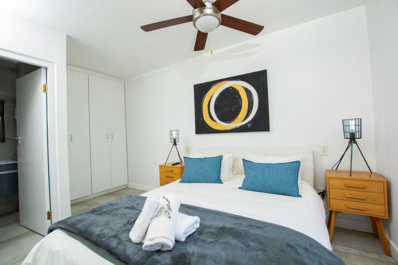 Ocean Breeze Hotel Странд Экстерьер фото