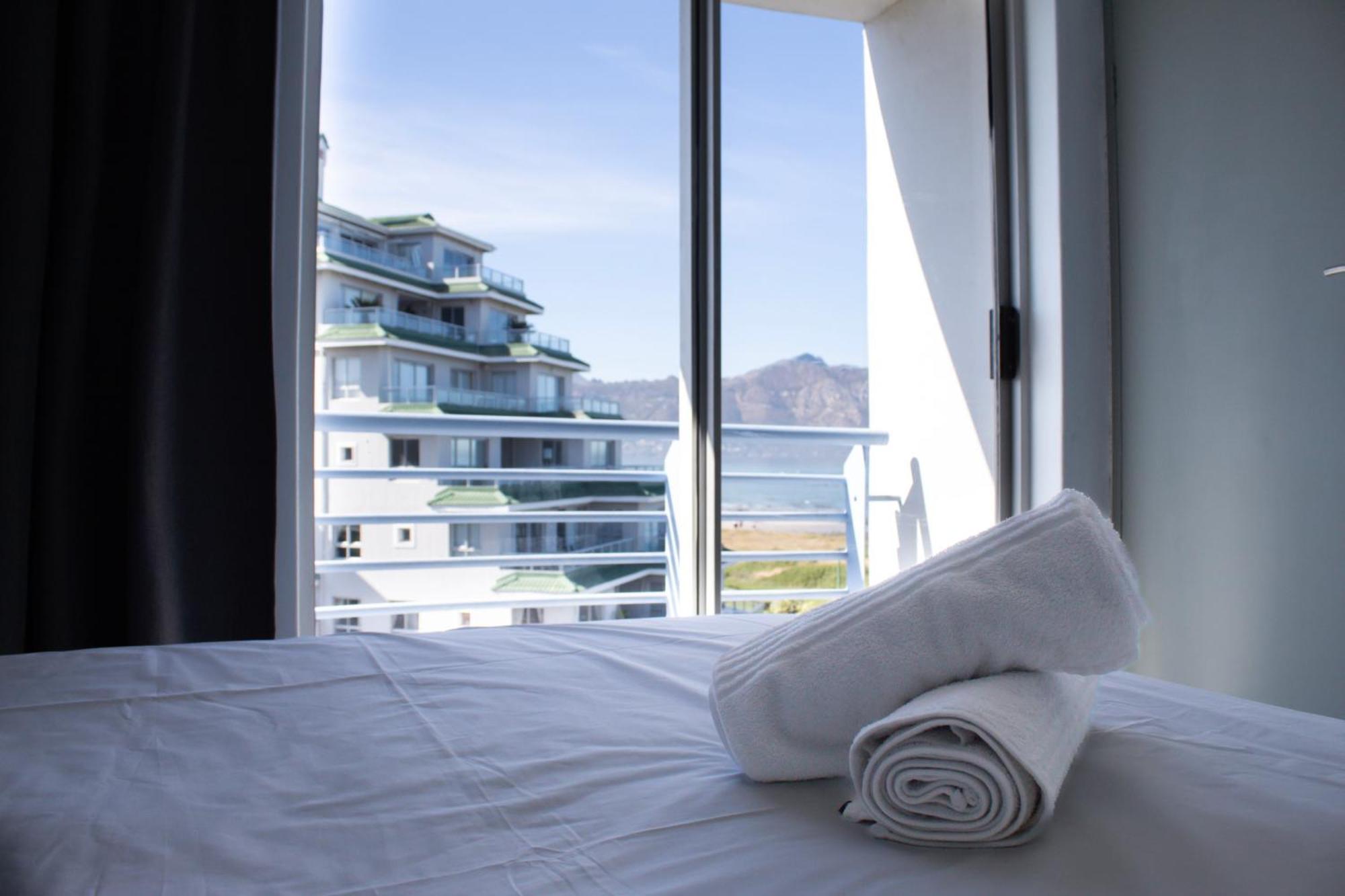 Ocean Breeze Hotel Странд Экстерьер фото
