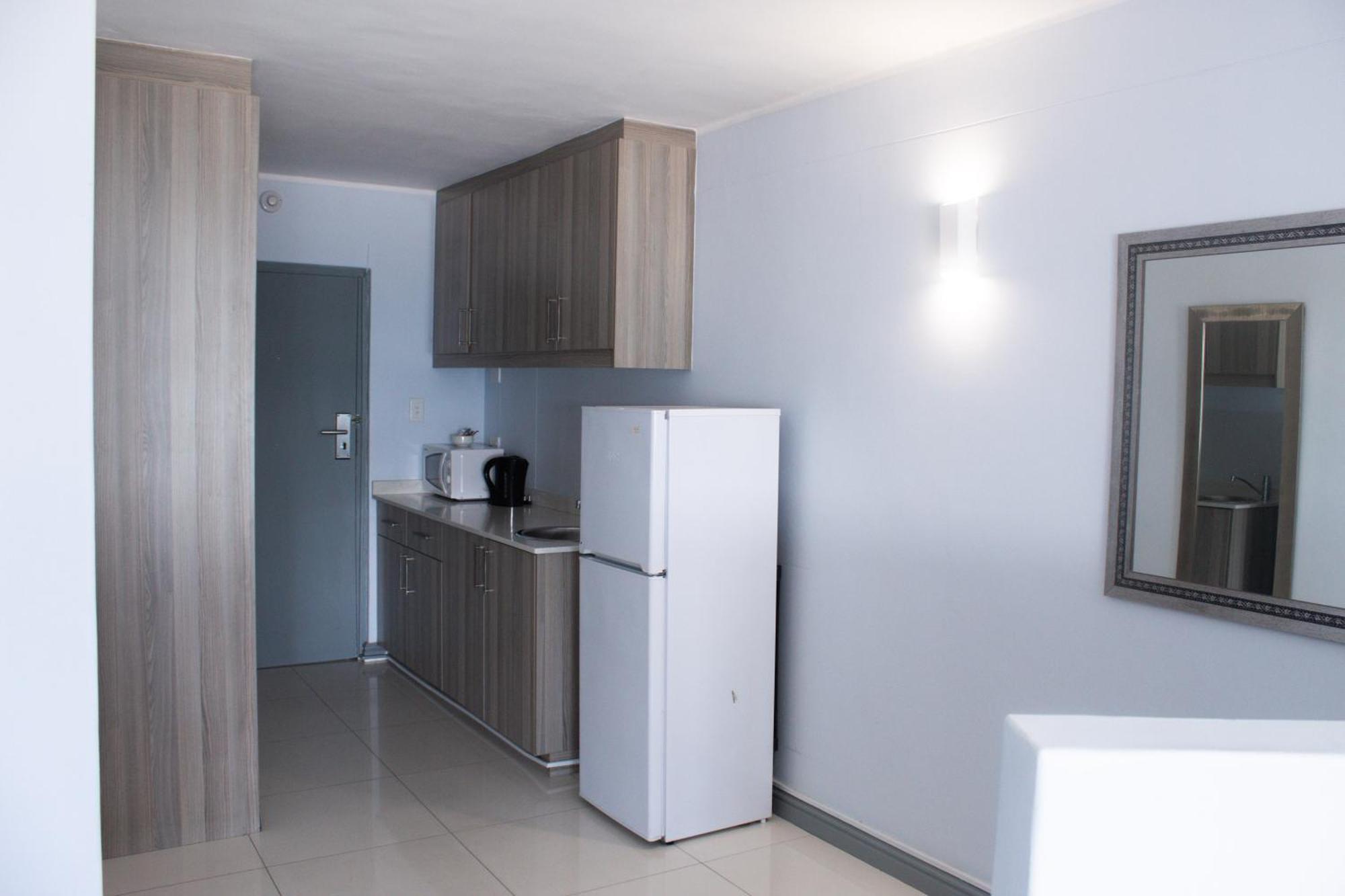 Ocean Breeze Hotel Странд Экстерьер фото