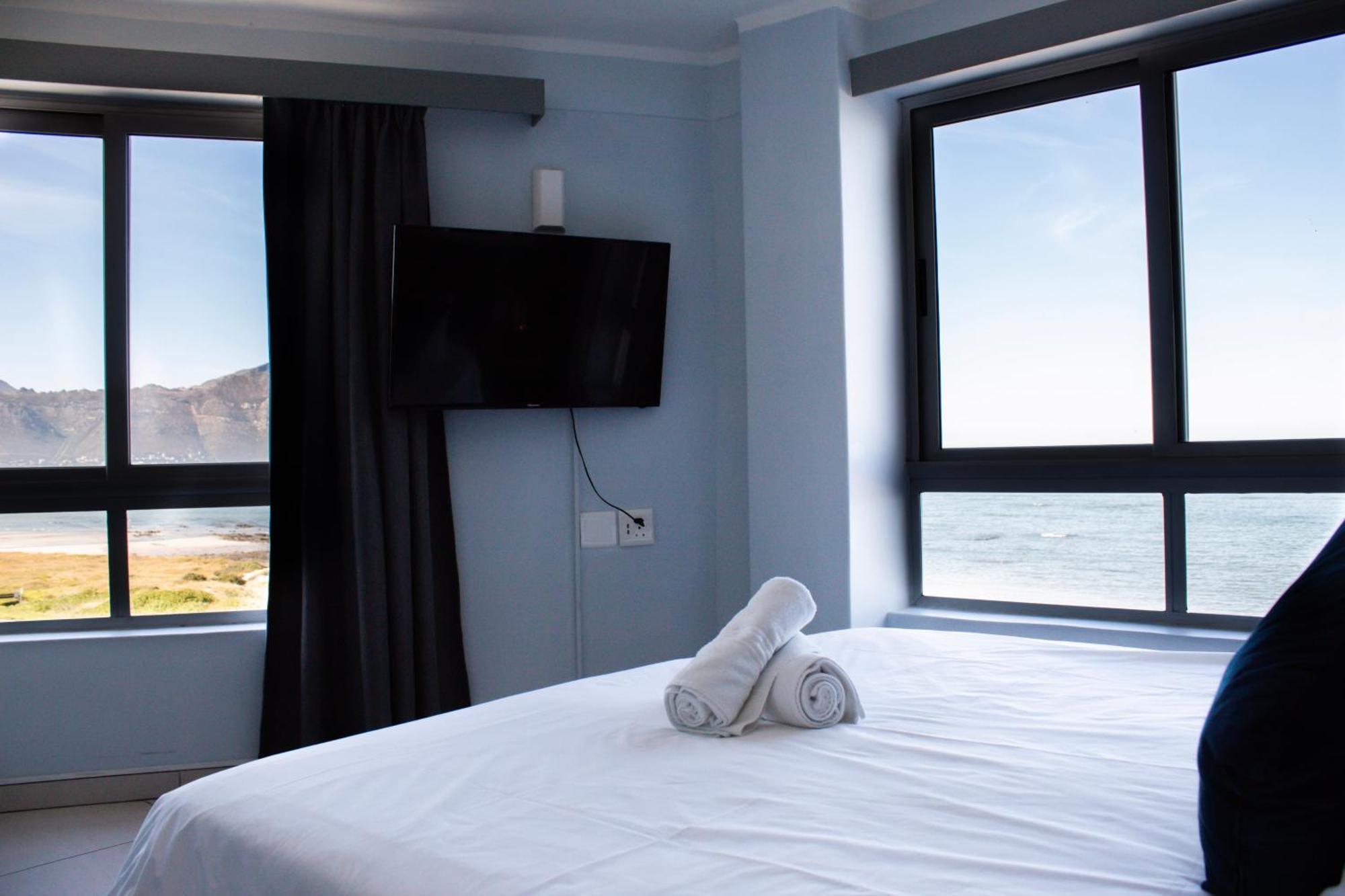Ocean Breeze Hotel Странд Экстерьер фото